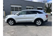 $17397 : Kia Sorento 2022 LX 4dr SUV thumbnail