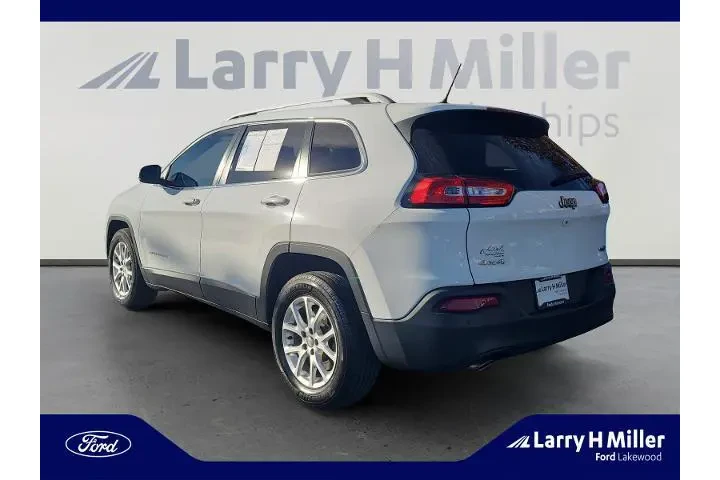 $10000 : Jeep Cherokee 2015 4x4 Latit image 3