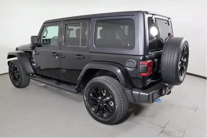$31550 : Jeep Wrangler 2023 4x4 Sahar image 9