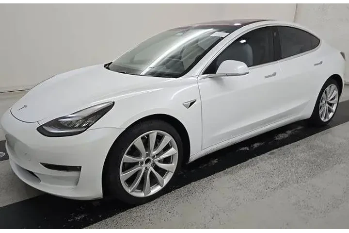 $22800 : Tesla Model 3 2018 Mid Range image 1