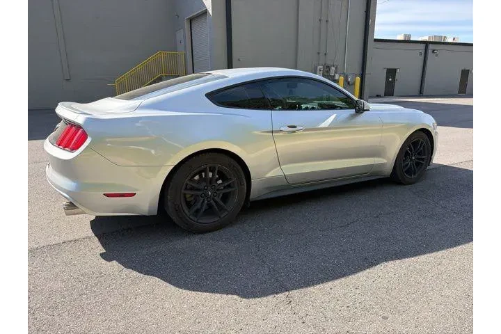 $16490 : Ford Mustang 2017 EcoBoost 2 image 7