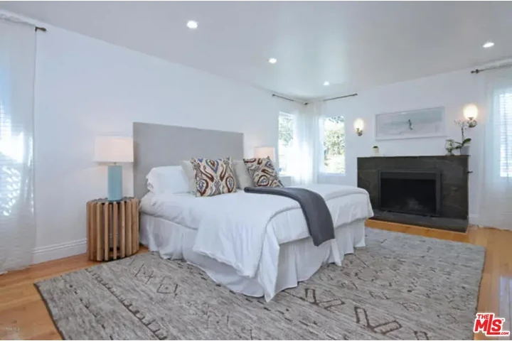 $2500 : Lovely 3 Bedroom with 2 Bath image 1