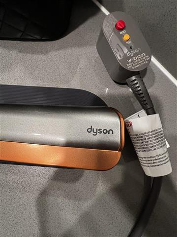 $450 : Plancha de pelo Dyson image 5
