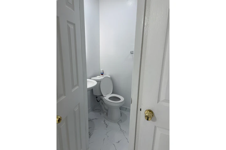 $1300 : Se renta efficiency image 5