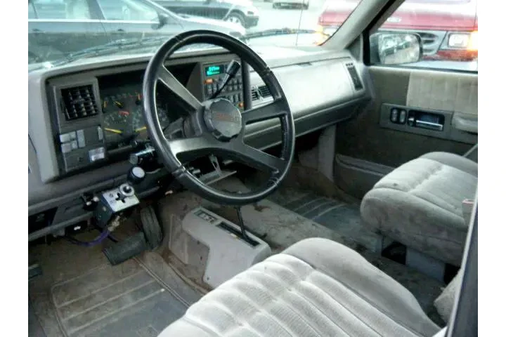 $5900 : 1994 C/K 2500 HD Reg. Cab 8-f image 3