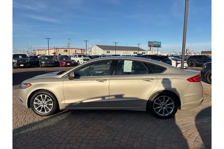 $10950 : 2017 Fusion SE image 8