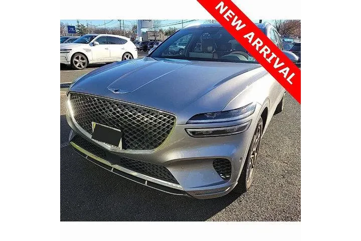 $33038 : Genesis GV70 2023 AWD 2.5T S image 1