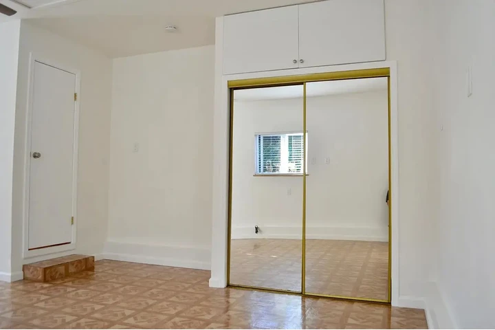 $800 : Recién remodelada image 3