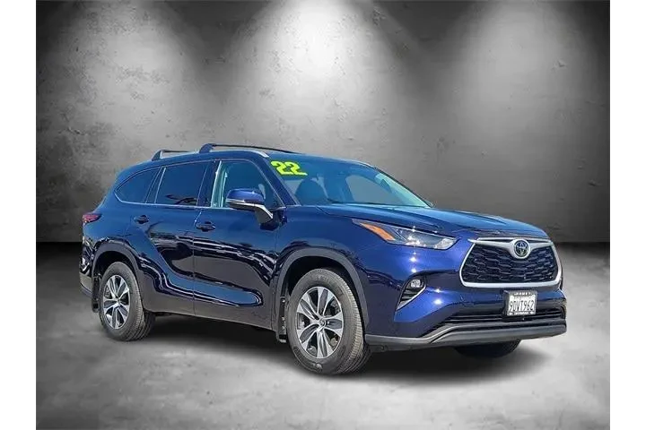 $34006 : Toyota Highlander 2022 XLE 4 image 2
