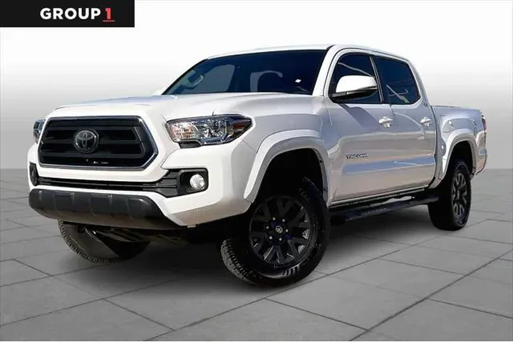 $28428 : Toyota Tacoma 2022 4x2 SR5 V image 1