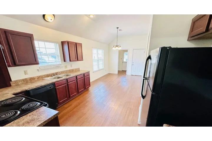 $1600 : Rent image 8