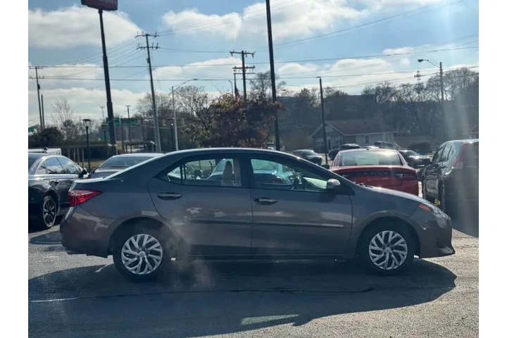 $9495 : 2019 Corolla LE image 5