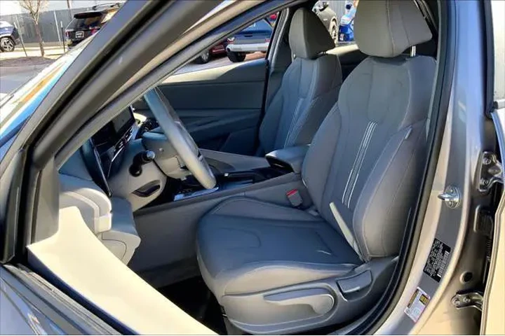 $19197 : Hyundai ELANTRA 2024 SEL 4dr image 8