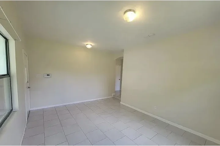 $1340 : HOUSE FOR RENT IN BROWNSVILLE image 10