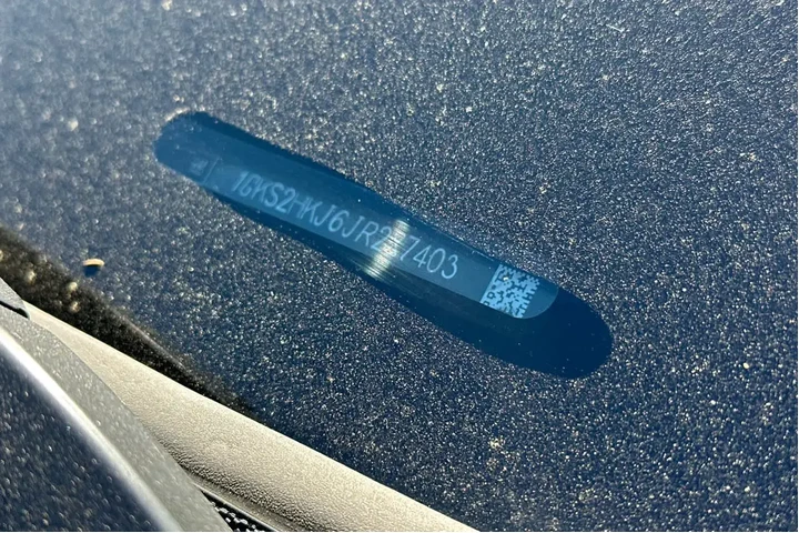 $35981 : GMC Yukon XL 2018 4x4 Denali image 2