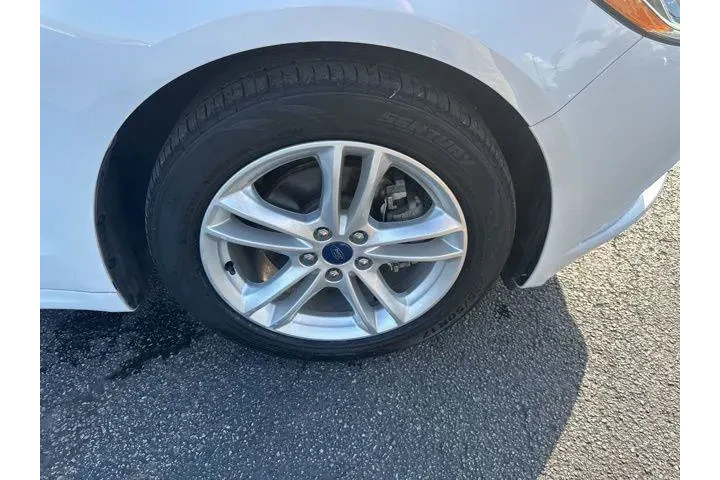 $15670 : Ford Fusion Hybrid 2018 S 4d image 2