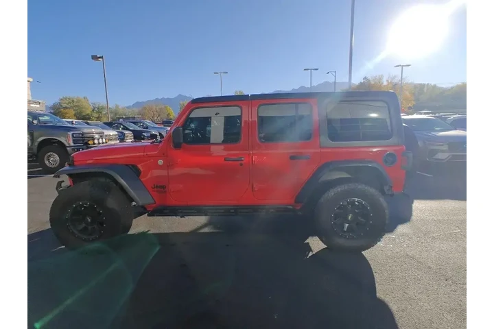$27180 : Jeep Wrangler Unlimited 2021 image 4