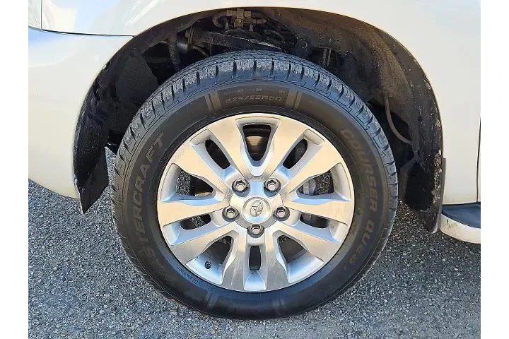 $9525 : Toyota Sequoia 2011 4x4 Plat image 5