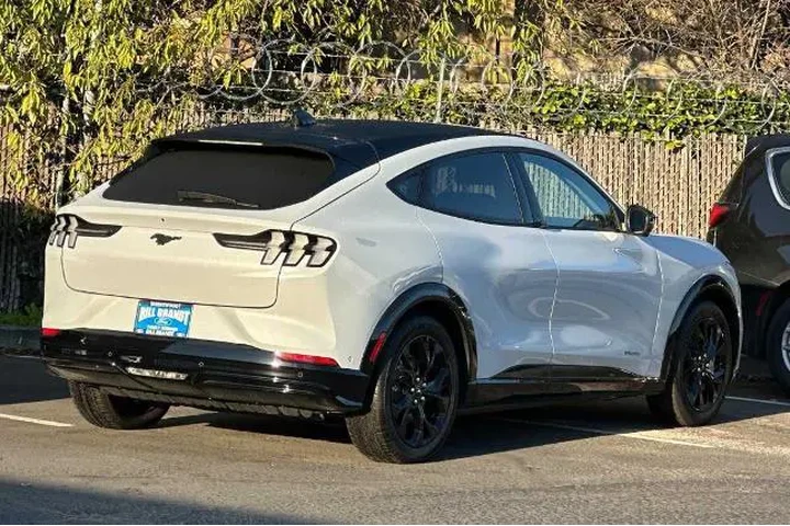 $28987 : Ford Mustang Mach-E 2023 Pre image 3
