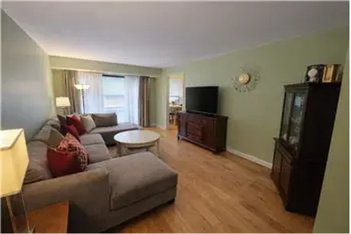 $2300 : Rental property with 2 bedro image 1