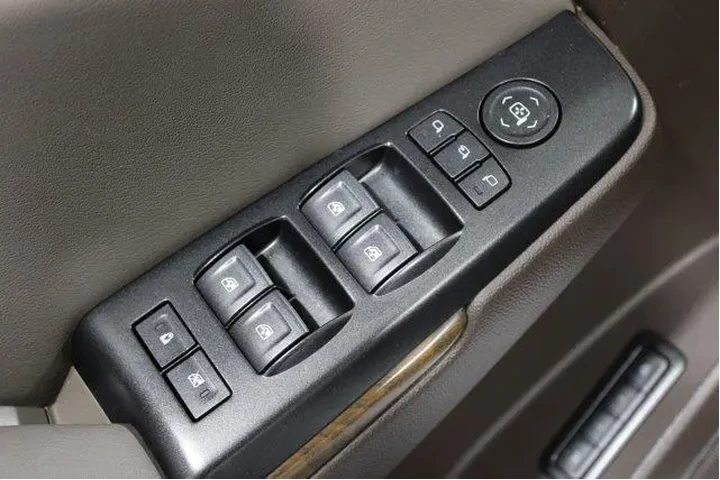 $39982 : GMC Yukon 2019 4x4 Denali 4d image 7