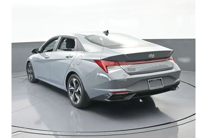 $17881 : Hyundai ELANTRA 2022 SEL 4dr image 4