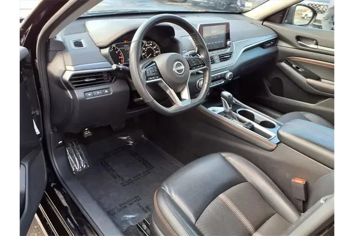$21750 : Nissan Altima 2023 2.5 SR 4d image 4