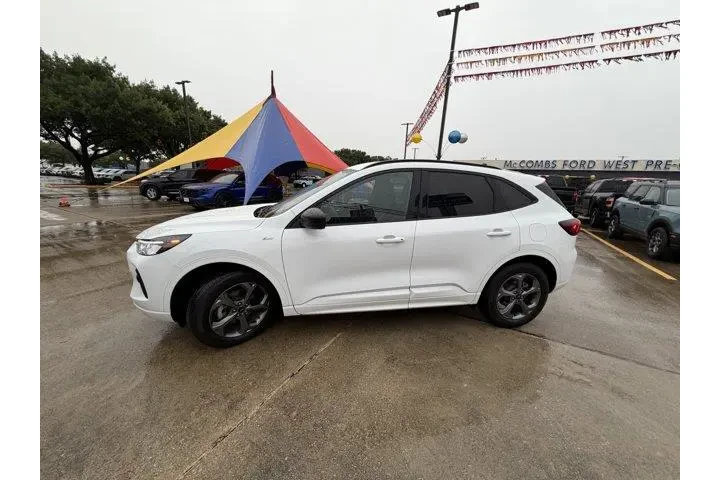 $25443 : Ford Escape 2023 ST-Line 4dr image 10
