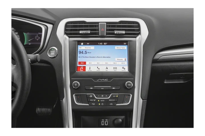 2019 Fusion SE image 8