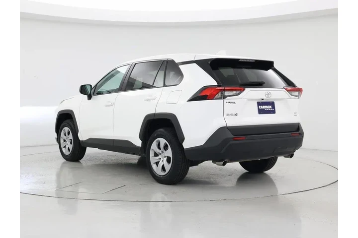 $26998 : Toyota RAV4 2024 AWD LE 4dr image 2