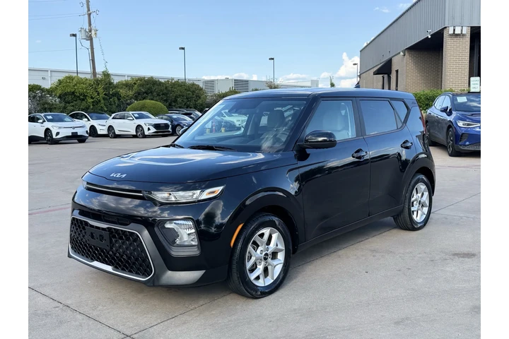 $17990 : 2022 Soul LX image 3