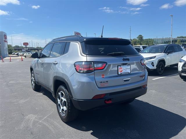 $24800 : PRE-OWNED 2022 JEEP COMPASS T image 5