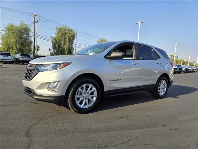 $20412 : Pre-Owned 2021 Equinox LS image 2