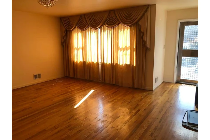 $3200 : DEPTO EN FLUSHIN 1FL CON YARDA image 3