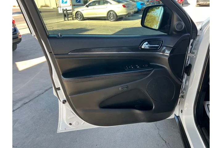 2021 Grand Cherokee Trailhawk image 10