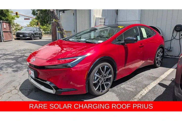 $41899 : 2026 Prius Plug-In Hybrid XSE image 9