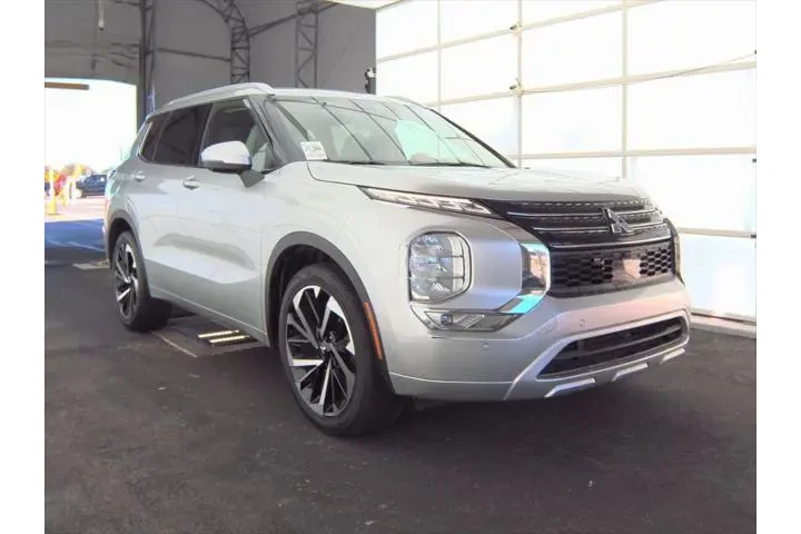 $27000 : Mitsubishi Outlander 2024 SE image 3