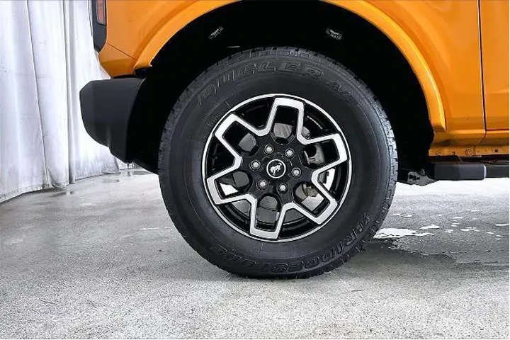 $38992 : Ford Bronco 2022 4x4 Outer B image 8