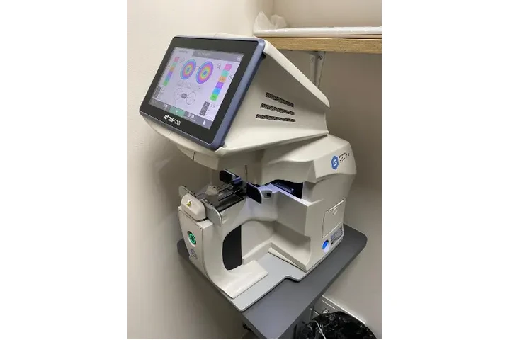 $2100 : Topcon SOLOS Lens Analyzer image 2