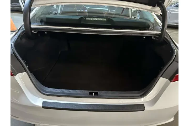 $19990 : Toyota Camry 2020 SE 4dr Sed image 10