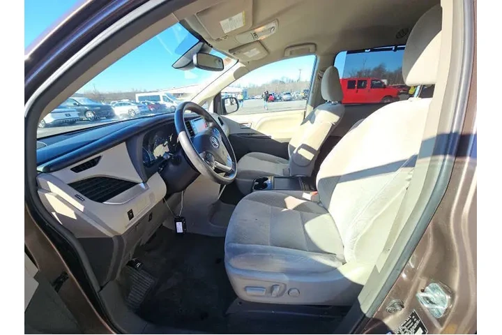 $14995 : 2018 Sienna LE 8-Passenger image 7