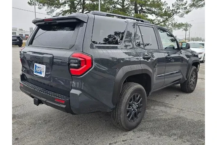 $39491 : Toyota 4Runner 2025 4x2 SR5 image 5