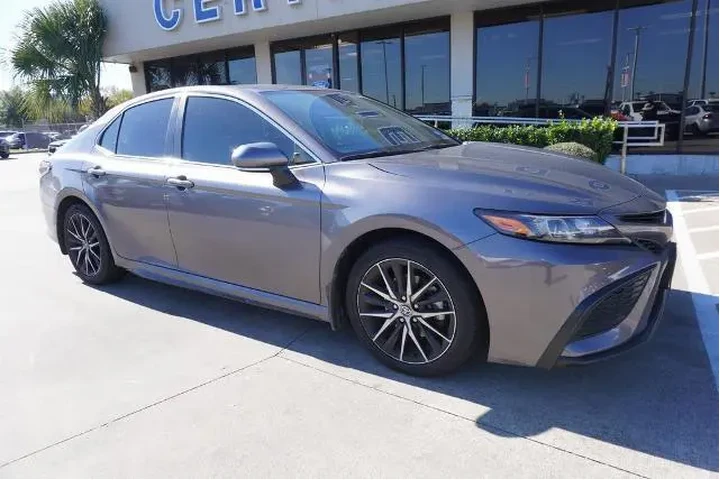 $23688 : Toyota Camry 2023 SE 4dr Sed image 1