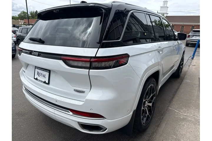 $24995 : 2022 Grand Cherokee Summit Re image 4