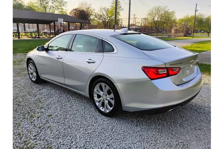 $10997 : 2017 Malibu Premier image 5