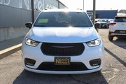 $35387 : 2025 Pacifica Limited FWD thumbnail
