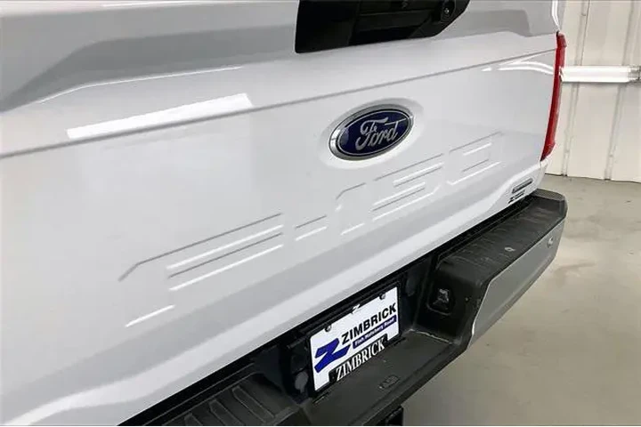 $17990 : Ford F-150 2021 4x4 XLT 4dr image 9