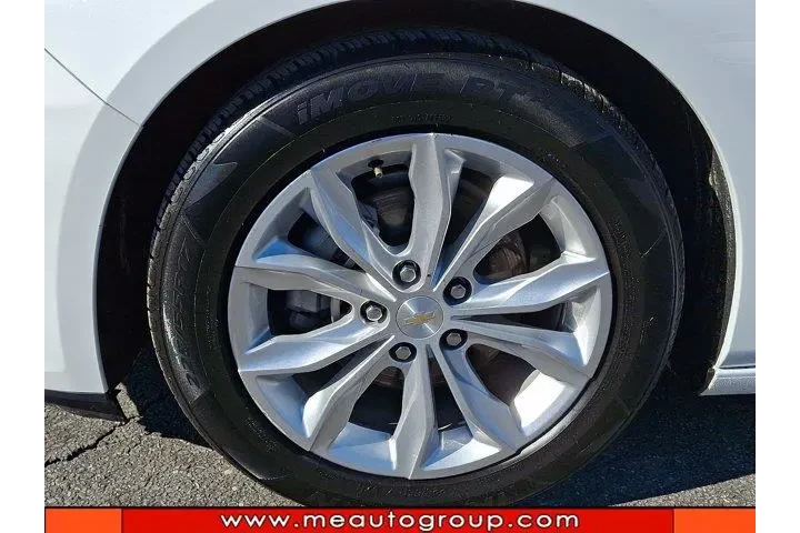 $18077 : Chevrolet Malibu 2024 LT 4dr image 9