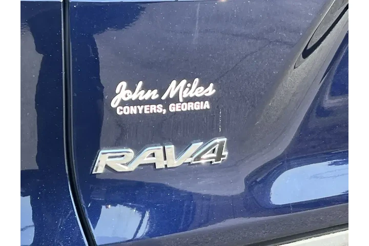 $29879 : Toyota RAV4 2022 XLE Premium image 6