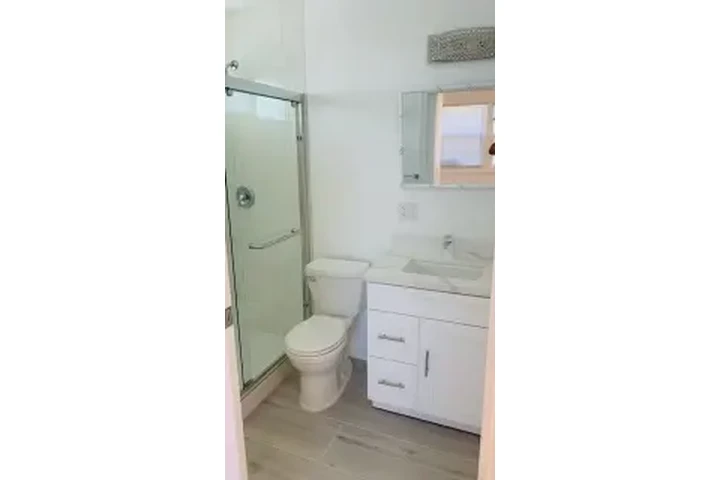 $1700 : RENTO-ESTUDIO Downey image 5